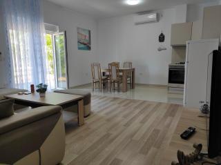 One Bedroom Apartment Gogo with Private Parking - Neum - 0