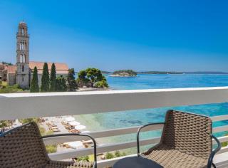 Beach Bay Hvar Hotel - Hvar - 4