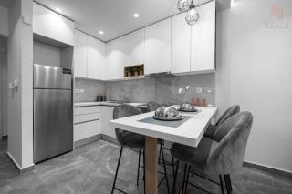 Floral, Nilie Hospitality MGMT - 3