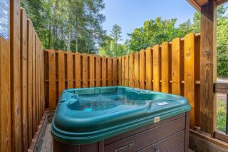 Smoky Pines Chalet - Free Putt-Putt Course! chalet - Gatlinburg - 6