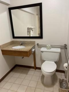 Super 8 by Wyndham Independence IA - Independence - 8