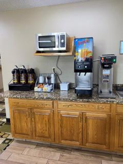 Super 8 by Wyndham Independence IA - Independence - 6