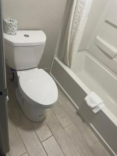 Days Inn by Wyndham Elizabeth City - Elizabeth City - 2