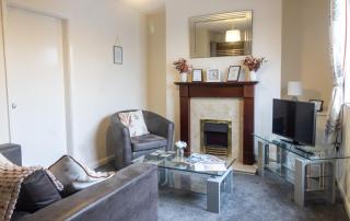 Adrian House, near Hospital, easy parking + garden - 7