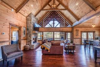 Southern Lux Beautiful Cabin with Hot Tub in Blue Ridge Georgia - 9