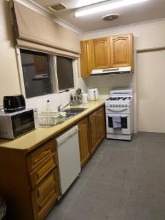 Doncaster Westfield Home Stay - 7