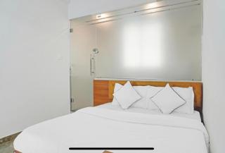 Hotel Santeria Inn, Premier Budget Friendly Luxury Hotel In Surat, Perfect For Families, Couples and Business Travelers - Surat - 1
