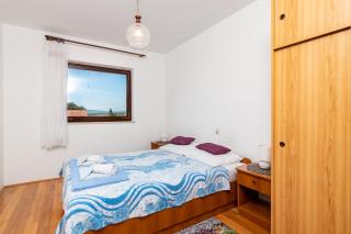 Apartment Slavica with private Balcony and Parking lot - Punat - 2