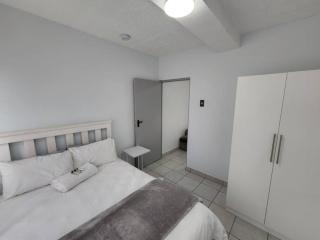 Grace Villas 7 - East London - 5