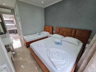 Deni Lalzi Bay Rooms - 1