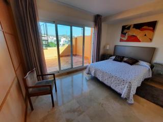 Vivienda adosada con entrada independiente - Marbella - 6