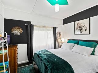 Coastal Vibes - Walk to beach, Marina, Cafes and Pubs - Shellharbour - 3