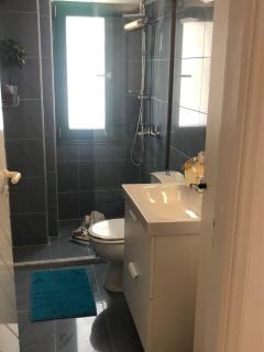 Paraskevi's Apt - City Center w/ Lovely Park View - 6