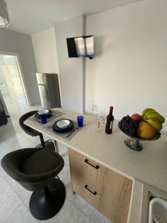 Paraskevi's Apt - City Center w/ Lovely Park View - 4