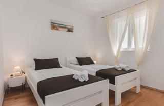 Apartments by the sea Molat - 18433 - Molat - 4