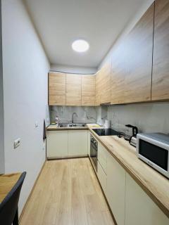 Lovely apartment, free parking - Tirana - 3