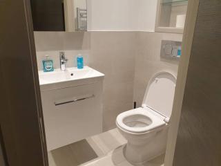 LONG STAYS 1Bed Studio Serviced Apartment Netflix & free WIFI perfect for Solo and Coupled Guests - 3
