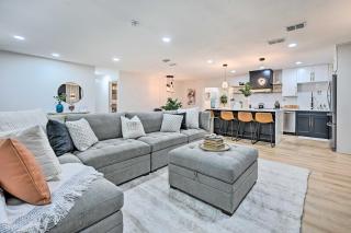 All-Encompassing Retreat with Pool and Game Room! - Tampa - 5