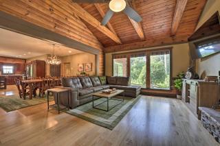 Hot Tub and Game Room Secluded Franklin Getaway - 7