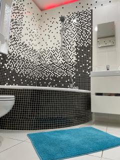 Cheerful 2 bedroom flat with free parking - Edimburgo - 8