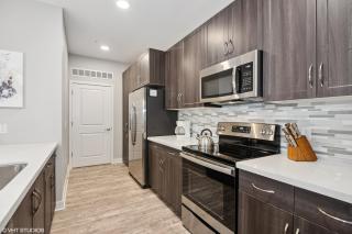 LUX 2 BED DESERT RIDGE 2 HEATED POOLS GYM - Phoenix - 0