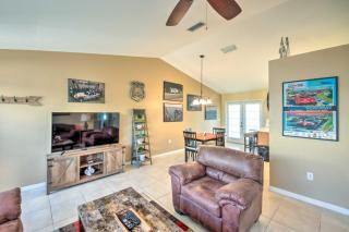 Screened Porch and Pool Access Cozy Sebring Condo - Sebring - 6