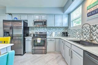 Charming Coastal Getaway, Near Beach and Pier! - 3