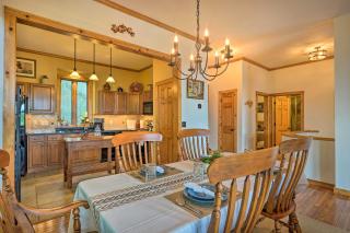 Renovated Burnsville Condo in Gated Community - Burnsville - 3