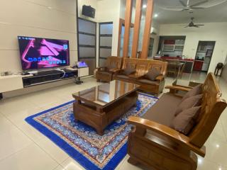 Villa near SPICE Arena 4BR 24PAX with KTV Pool Table and Kids Swimming Pool - 3