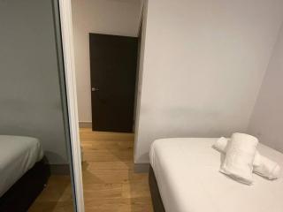 MONTHLY STAYS 1Bed Studio Serviced Apartment Free WIFI & NETFLIX Whitechapel London Perfect for Solo & Coupled Guests! - 6