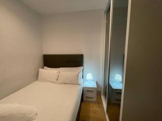 MONTHLY STAYS 1Bed Studio Serviced Apartment Free WIFI & NETFLIX Whitechapel London Perfect for Solo & Coupled Guests! - 5