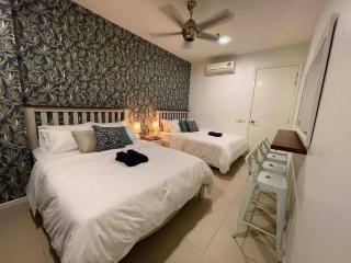 New Arcoris Mont Kiara Huge Balcony for 8 pax 2 BR -Garden- - 6