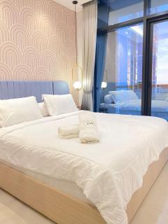 EMKA Lodge studio room the vertu apartemen ciputra world surabaya - 0