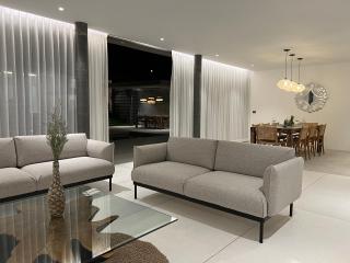 AURA GARDEN 2, pool & garden villa, Choengmon 500m - 1