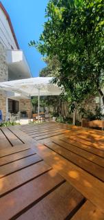 Xho's Forest Guest House - 1