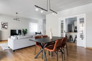 Celestial 3BR Apartment with Balcony by UPSTREET - 2