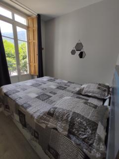 Agréable T2 au centre de Luchon - 2