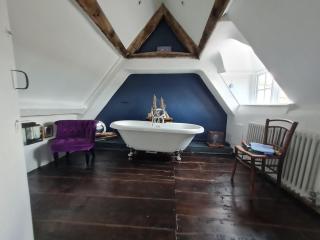 The Old Church House top floor in private house central Frome - Frome - 0