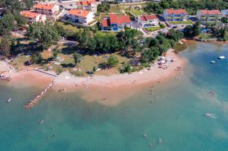 Family friendly apartments with a swimming pool Soline, Krk - 9715 - Dobrinj - 7
