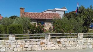 Apartment Velebit with swimming pool - 10km from sea - 20km from Zadar - 1