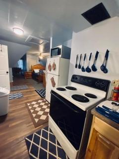 Diamond Apartment with GYM - 2 miles to Fort Sill & just blocks to downtown! - Lawton - 4