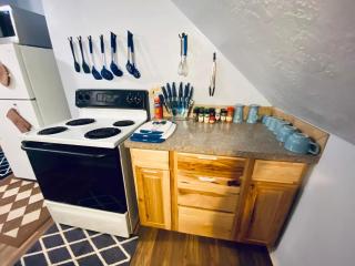 Diamond Apartment with GYM - 2 miles to Fort Sill & just blocks to downtown! - Lawton - 3