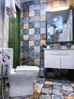 6 Unique Apartments - Tbilisi - 9