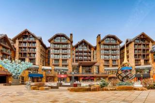 Platinum Vail Solaris 3 Bedroom Vacation Rental Set At The Base Of The Mountain Just Steps From The Gondola - Vail - 0