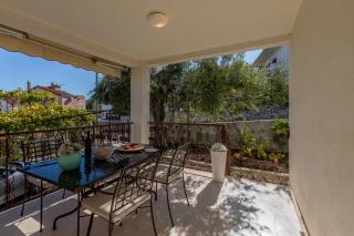 Charming apartment with private garden and terrace - 4