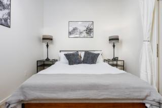 Downtown Contemporary Cove - 8