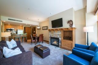 Unequalled Ski in Out Location Next to Gondola, Spacious 2BR, Pool, Hot tubs, Condo Nast Winner C005 - 8