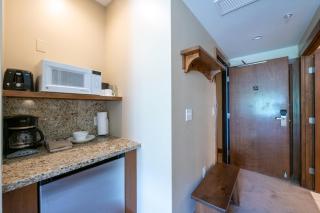 Unequalled Ski in Out Location Next to Gondola, Hotel Room, Pool, Hot tubs, Condo Nast Winner C005A - 7