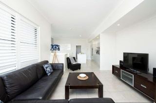 Beachfront Eight - Mollymook - 5