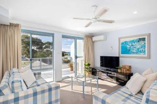 Breakers 2 - Mollymook - 7